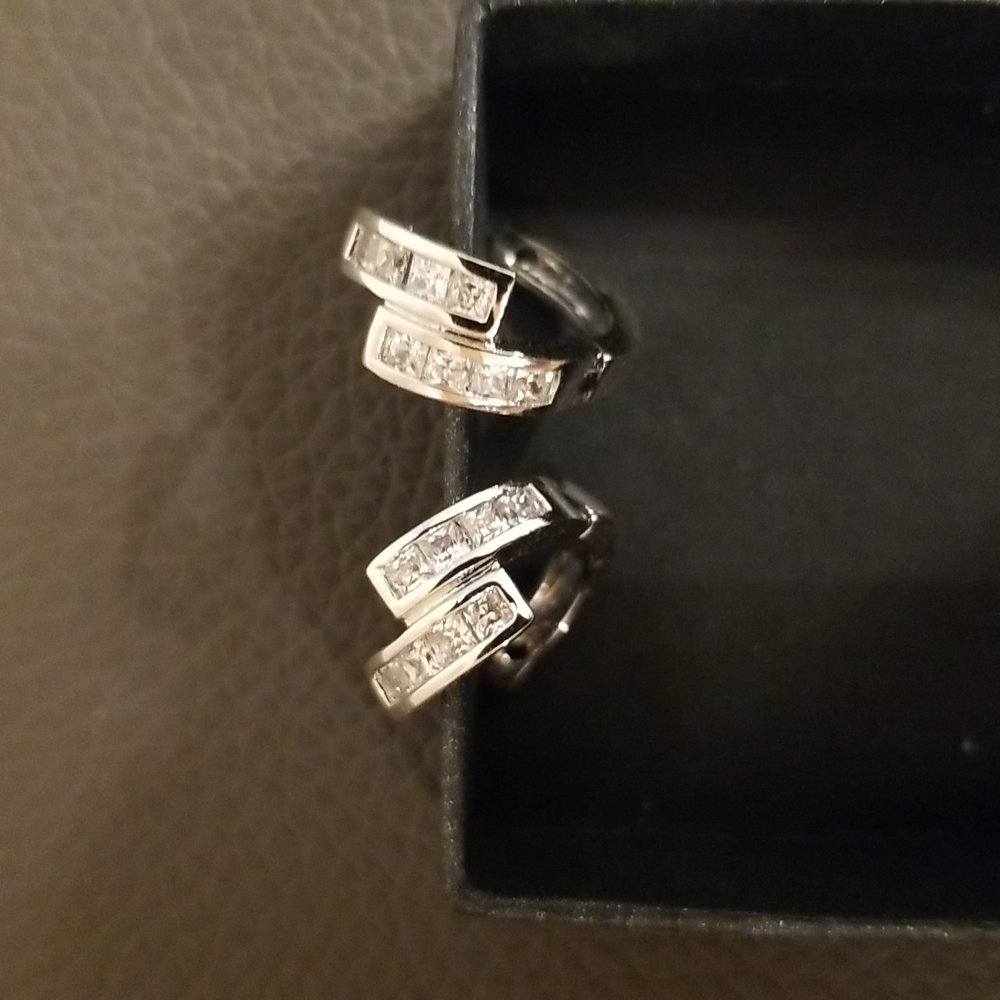 Huggie hoops